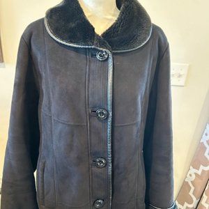 Large Gallery Women's Mid-Length Coat (EUC)